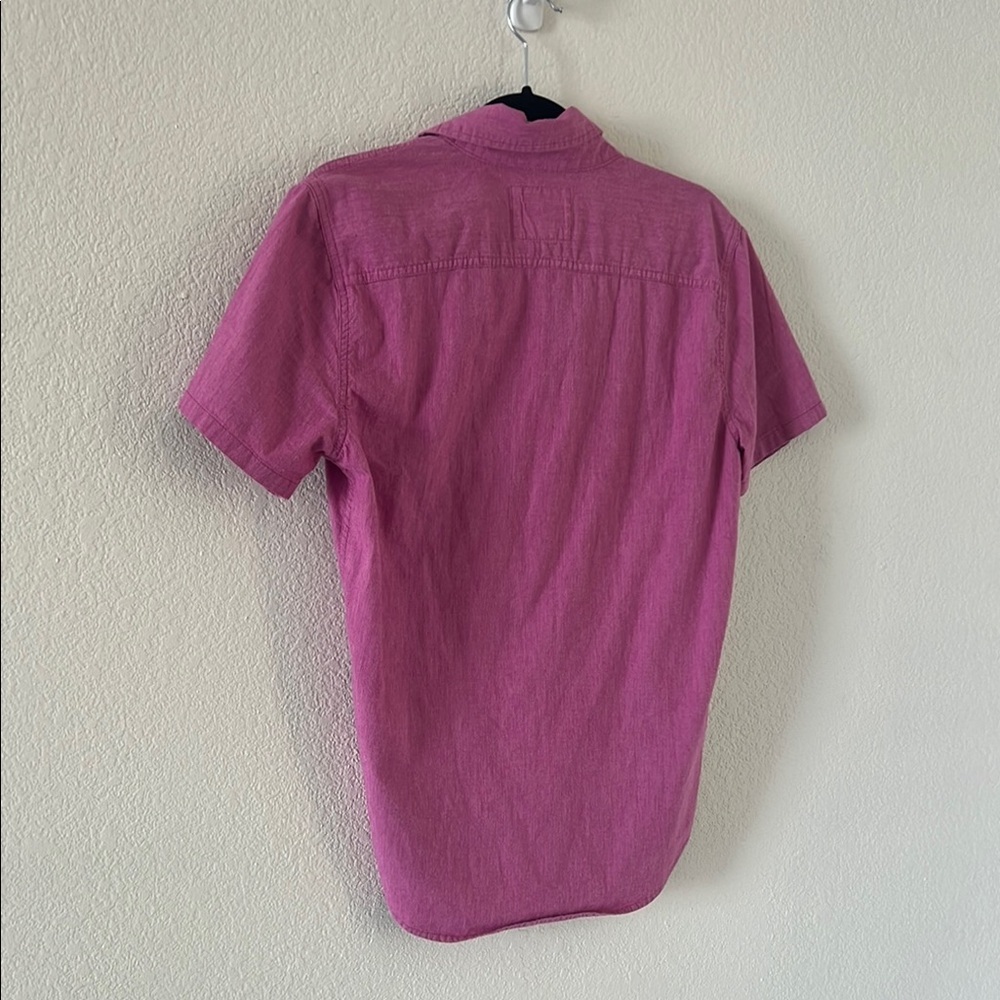 Hollister Men's Pink Short Sleeve Shirt - Picture 8 of 9